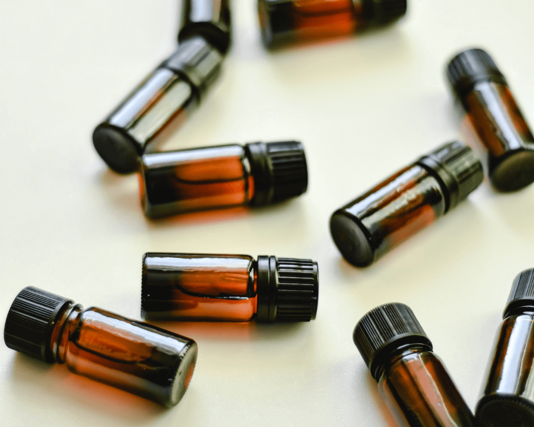 8 Essential Oils to Stress Less